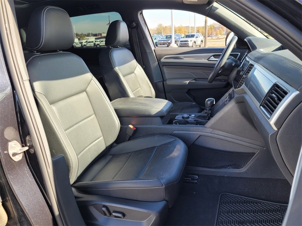 Used 2023 Volkswagen Atlas Cross Sport SEL image 12