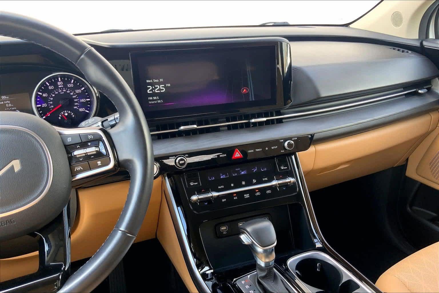 Used 2023 Kia Carnival EX FWD image 15