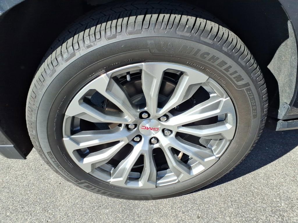 Used 2022 GMC Yukon XL Denali AWD/4WD image 10