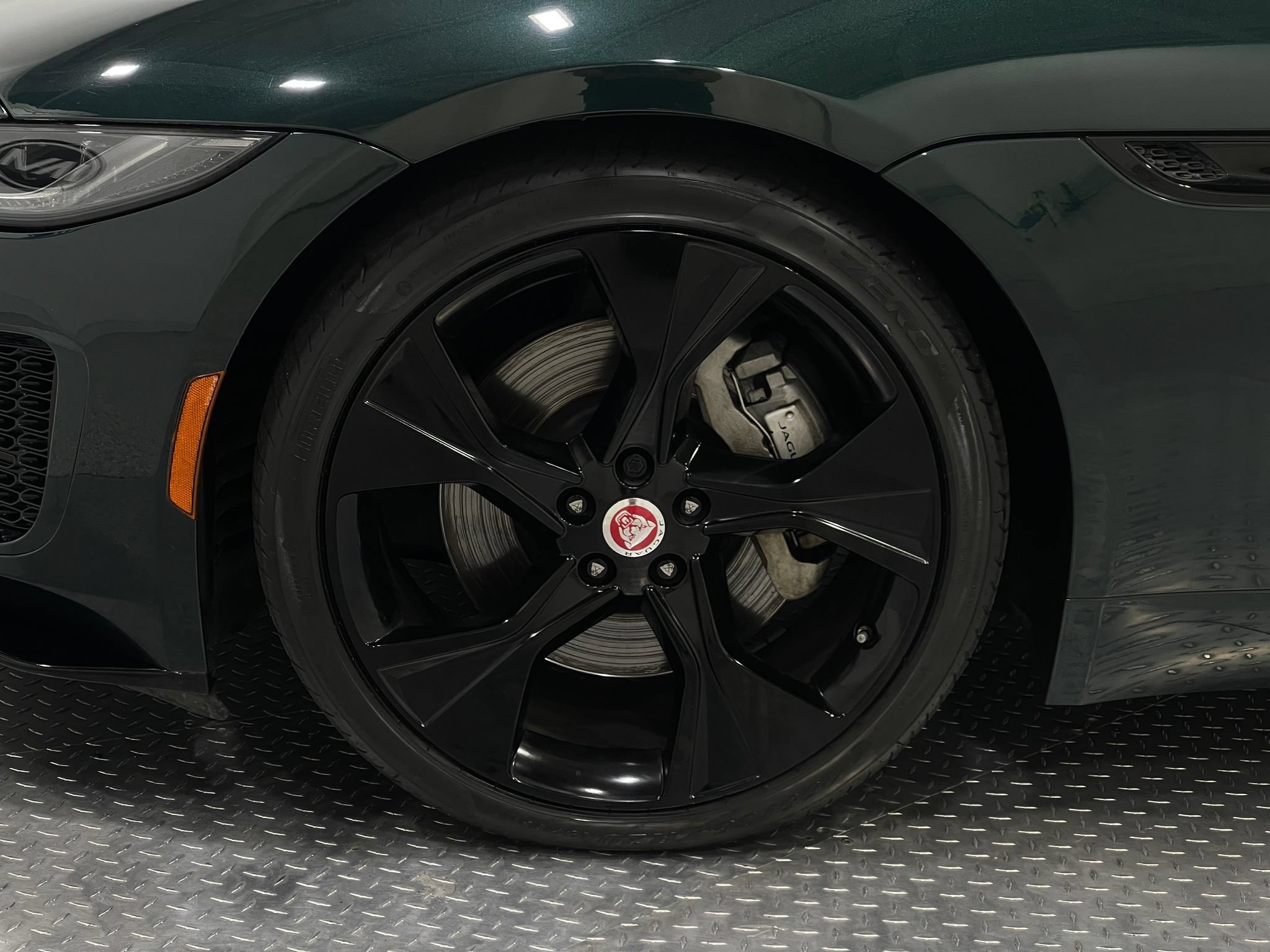 Used 2021 Jaguar F-TYPE Convertible RWD image 32