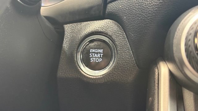Used 2025 Toyota RAV4 XLE FWD image 37