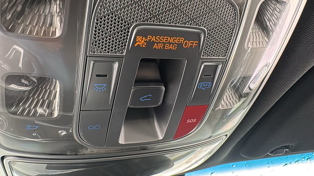 Used 2025 Genesis GV70 3.5T Sport image 31