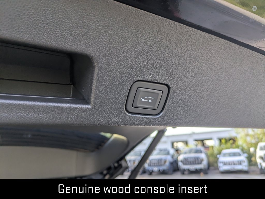 New 2027 GMC Acadia Denali Ultimate w/ LPO, Floor Liner Package FWD image 29