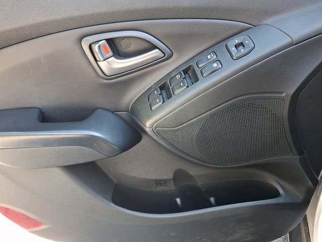 Used 2015 Hyundai Tucson SE AWD/4WD image 18