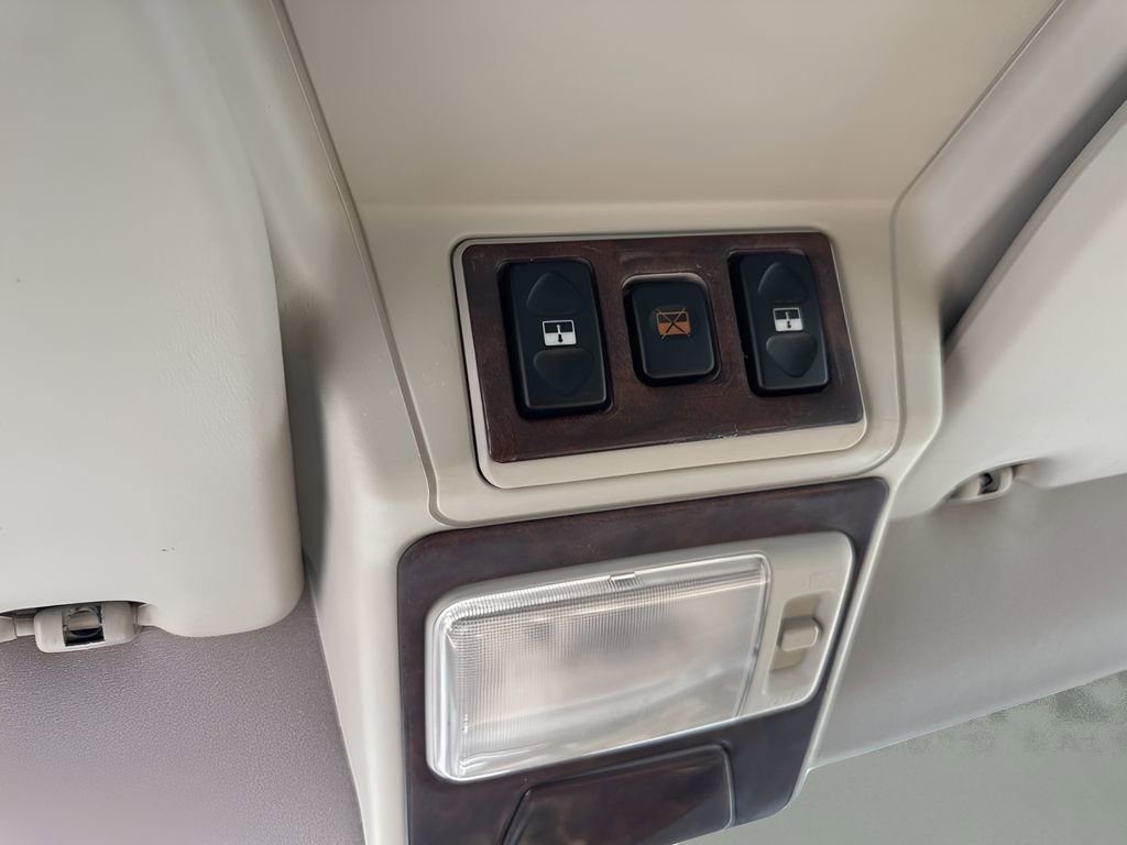 Used 2004 Land Rover Discovery SE image 12