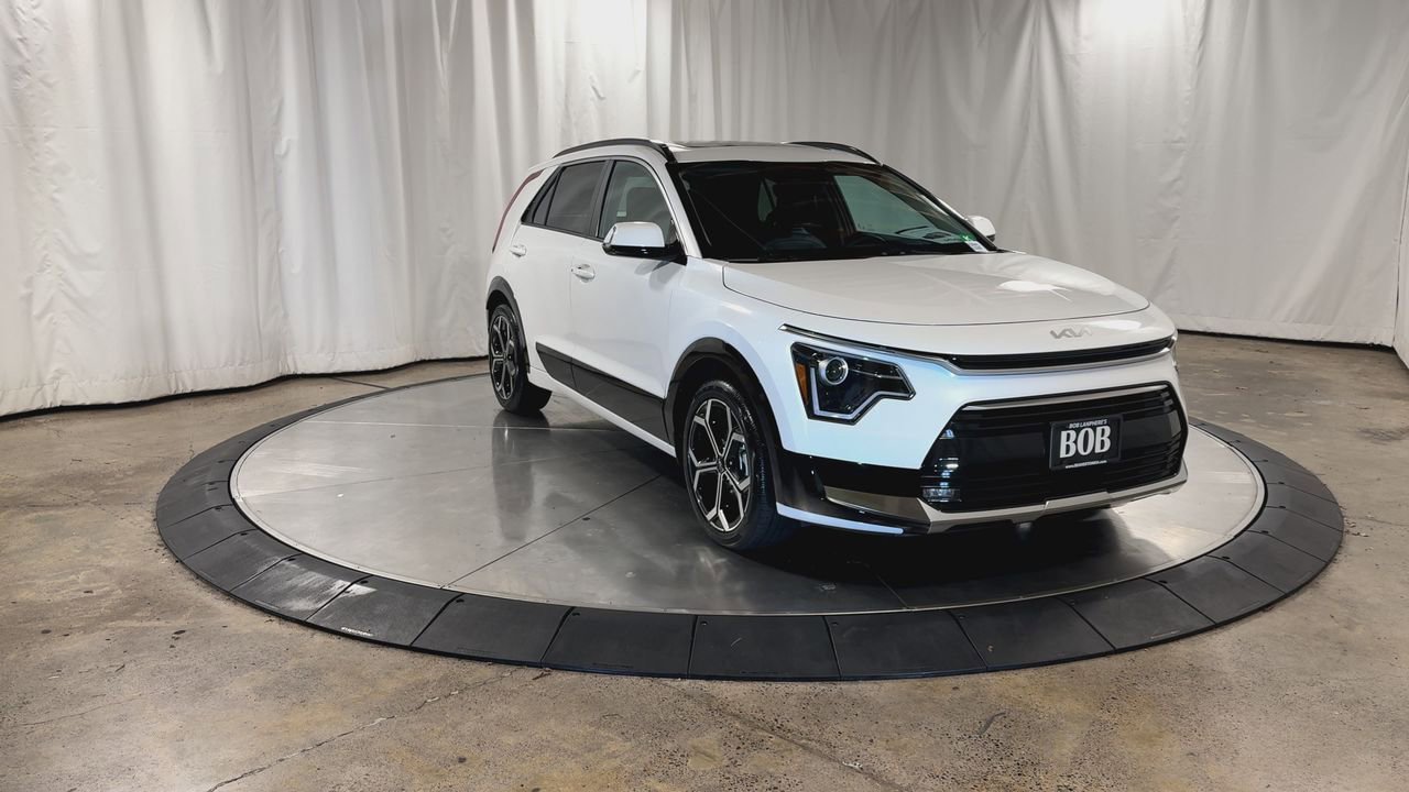 Certified 2025 Kia Niro EX Touring image 3
