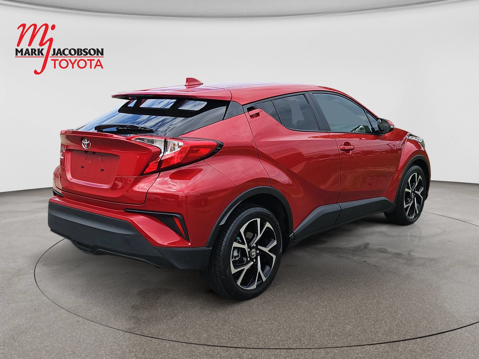 Used 2021 Toyota C-HR XLE FWD image 5