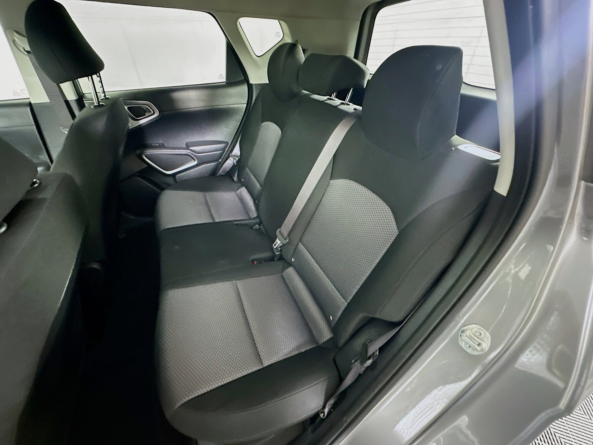 Used 2025 Kia Soul LX w/ LX Technology Package FWD image 25