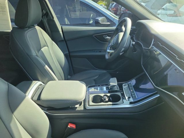 Used 2021 Audi Q8 Premium Plus AWD/4WD image 3