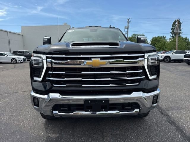 New 2026 Chevrolet Silverado 2500 LTZ w/ LTZ Plus Package AWD/4WD image 8