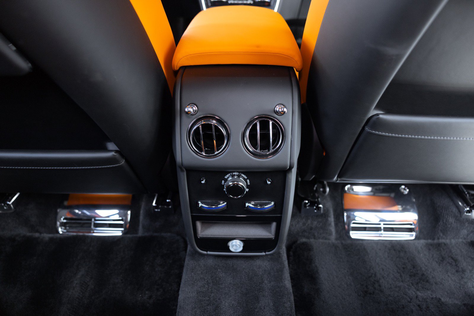 Used 2026 Rolls-Royce Cullinan AWD/4WD image 47