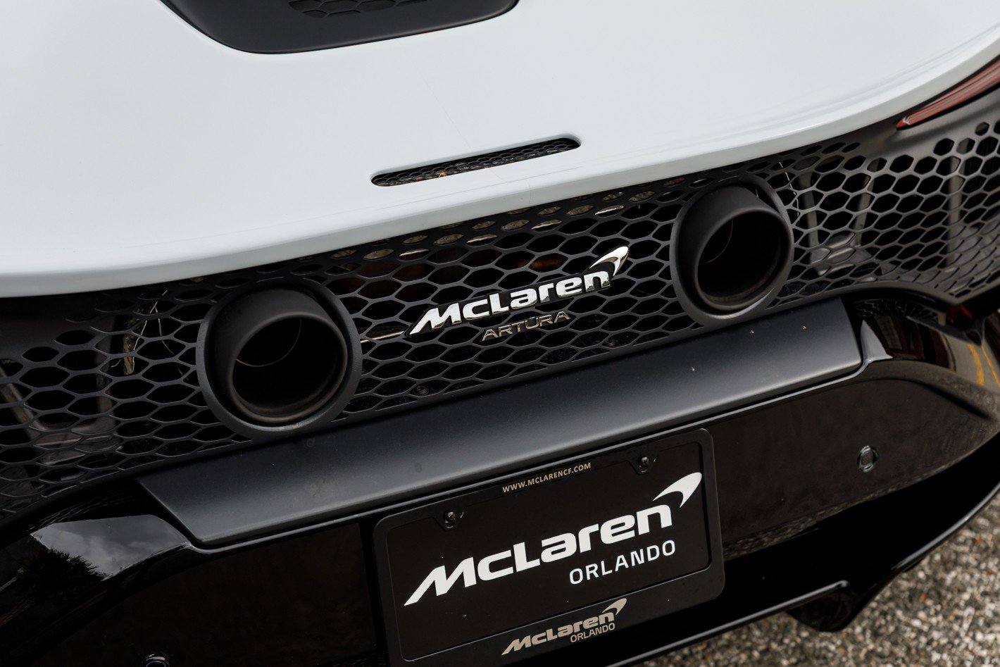 Used 2025 McLaren Artura Spider image 50