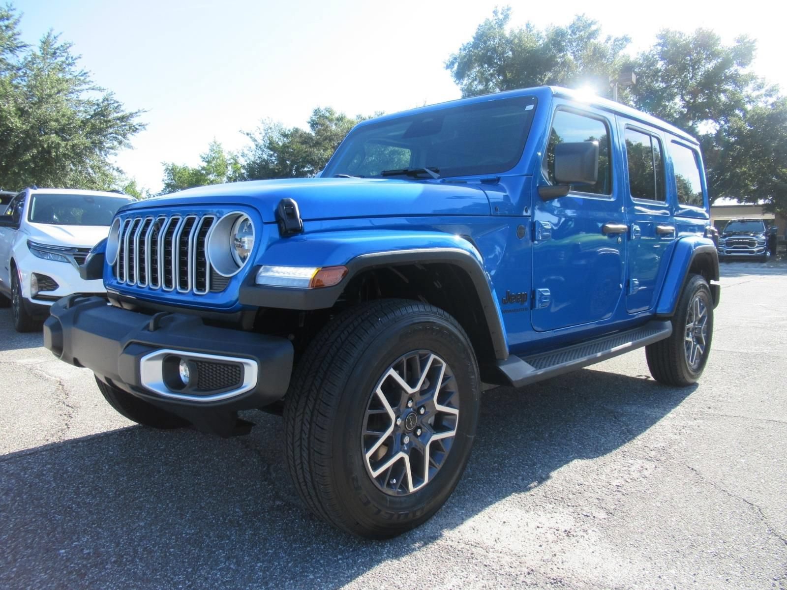 New 2026 Jeep Wrangler Unlimited Sahara w/ Technology Group AWD/4WD image 3