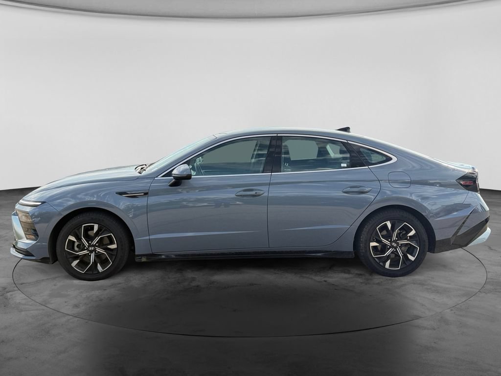 Used 2025 Hyundai Sonata SEL FWD image 6