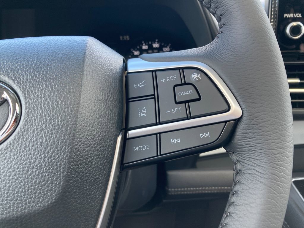 New 2026 Toyota Sienna XLE FWD image 10
