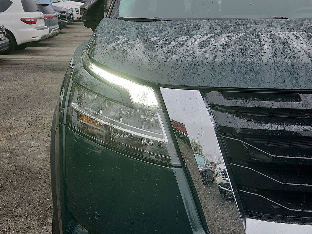 Certified 2023 Nissan Pathfinder Platinum w/ Cargo Package image 10