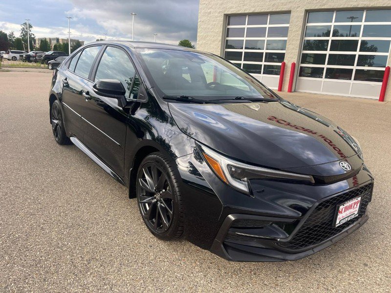 Used 2023 Toyota Corolla SE image 2