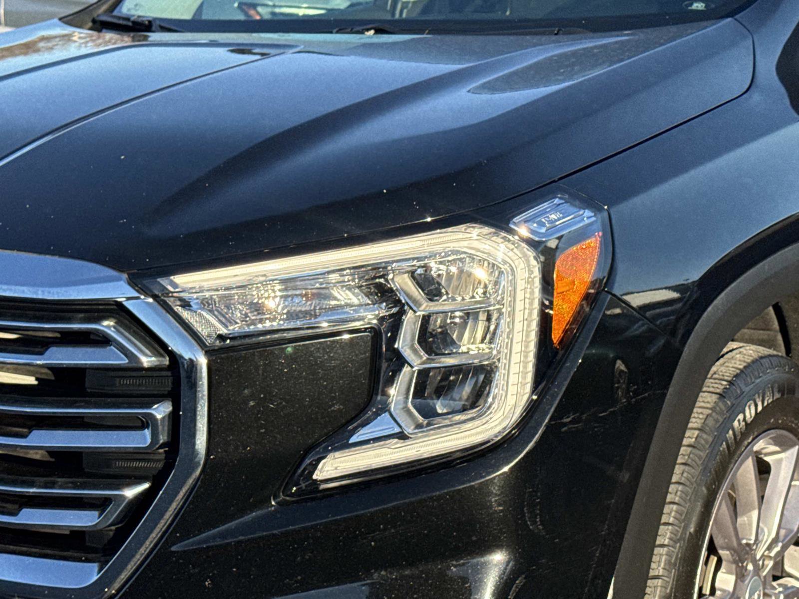 Used 2023 GMC Terrain SLT image 27