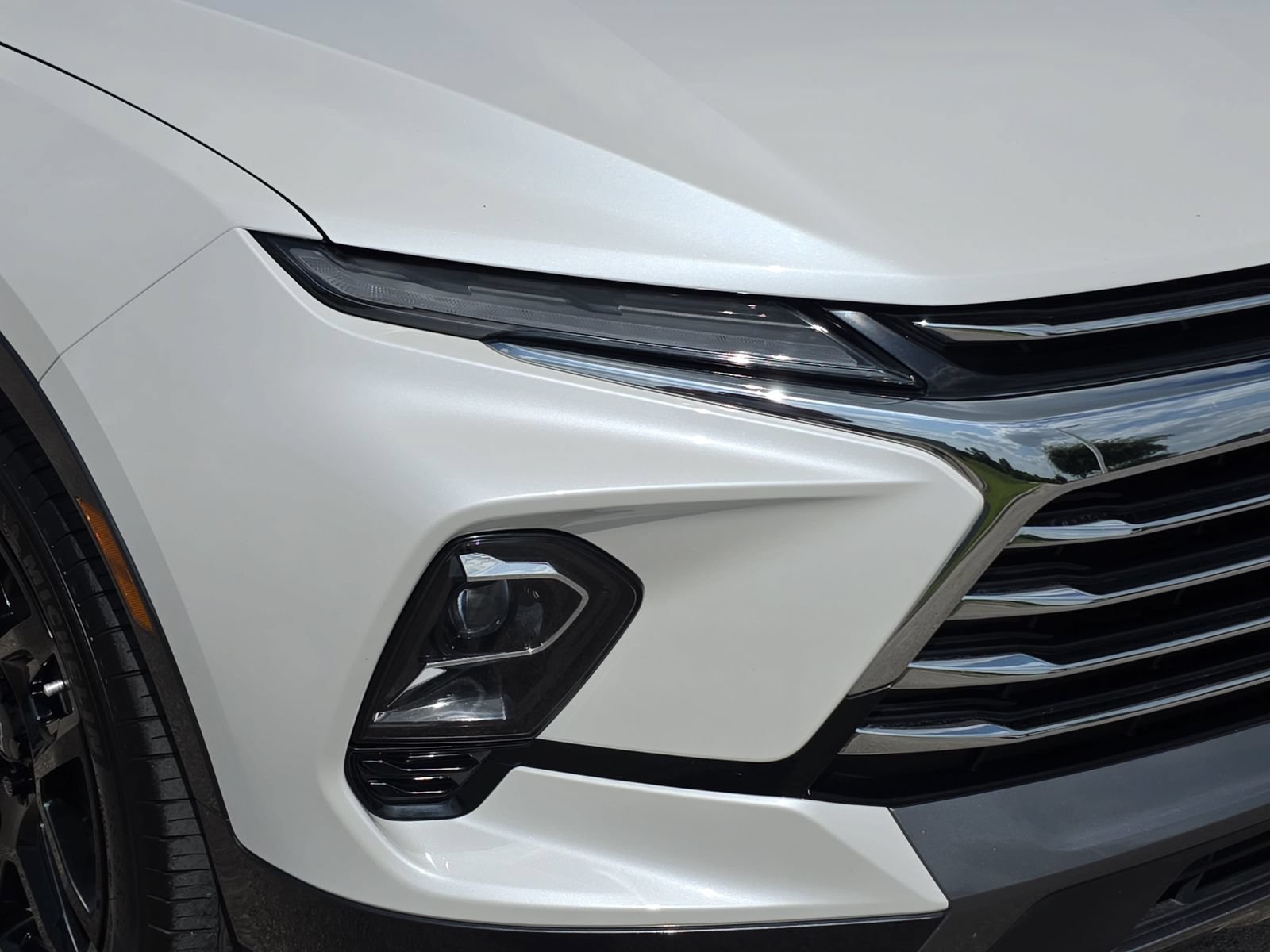 Used 2023 Chevrolet Blazer Premier w/ Enhanced Convenience Package AWD/4WD image 28