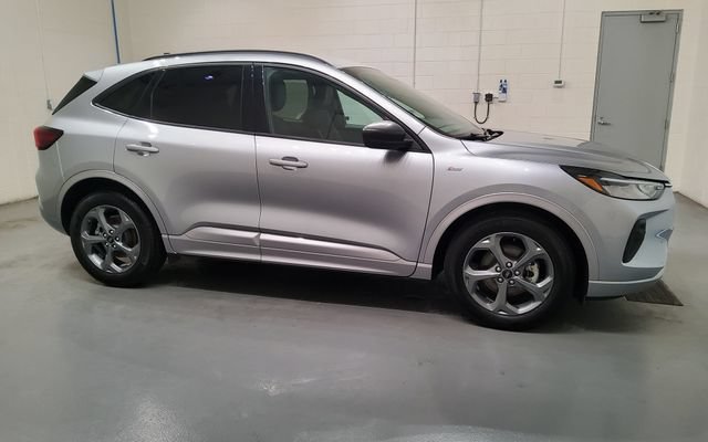 Used 2023 Ford Escape ST-Line w/ Tech Pack #1 FWD image 12