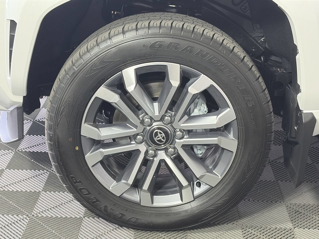 New 2026 Toyota 4Runner Limited AWD/4WD image 9