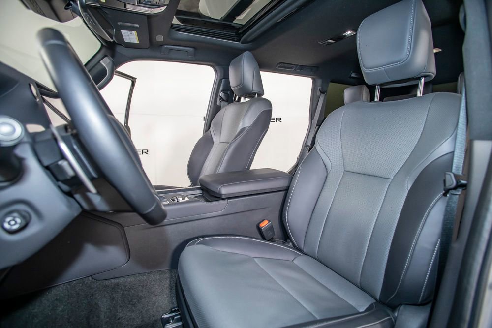 Used 2024 Lexus GX 550 w/ Accessory Package (31) AWD/4WD image 14