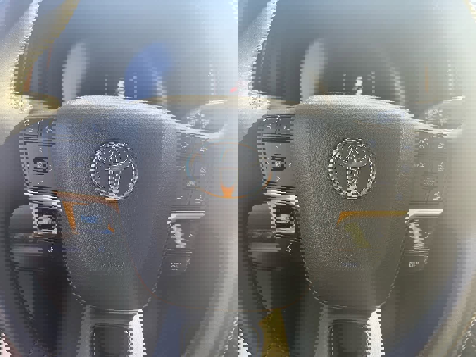 Used 2023 Toyota Crown Limited image 8