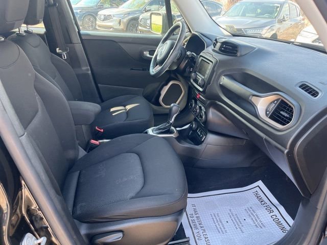 Used 2017 Jeep Renegade Latitude w/ Popular Equipment Group AWD/4WD image 15