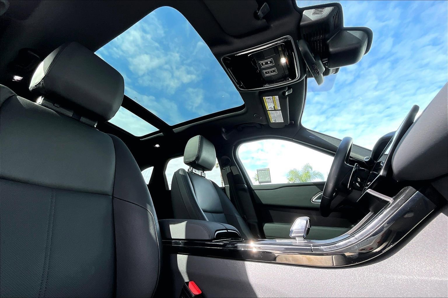 Used 2026 Land Rover Range Rover Velar Dynamic SE image 22