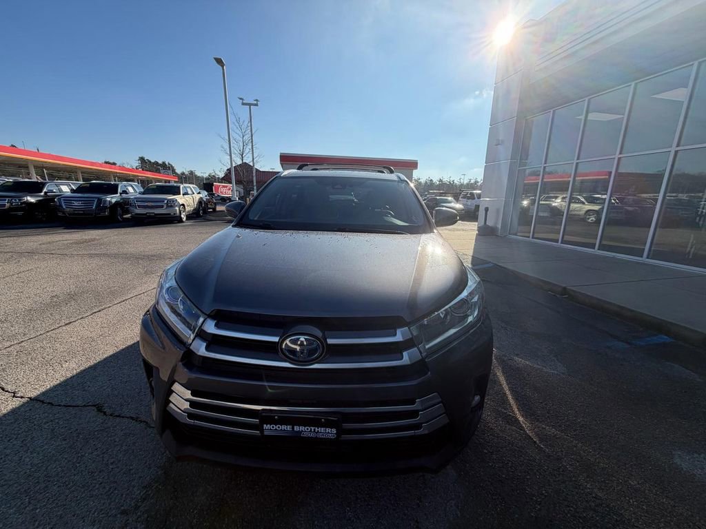 Used 2018 Toyota Highlander Limited image 6