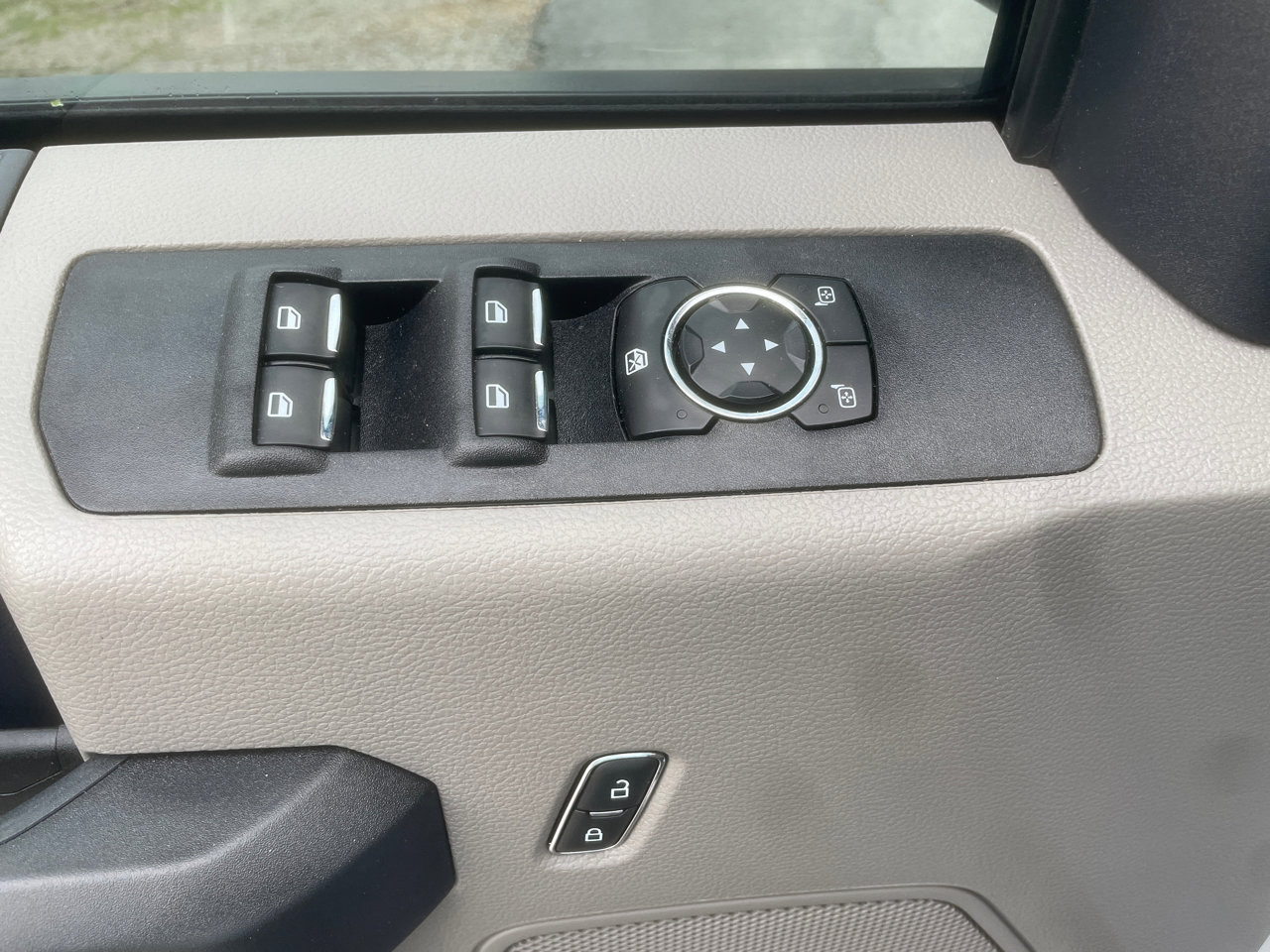 Used 2022 Ford F250 XL w/ Power Equipment Group image 22