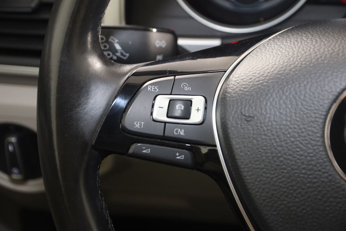 Used 2018 Volkswagen Atlas SE AWD/4WD image 31