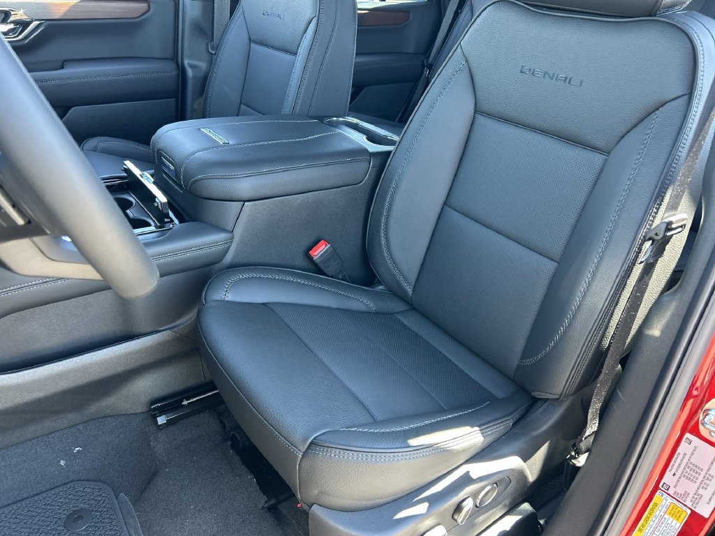 New 2026 GMC Yukon Denali AWD/4WD image 19