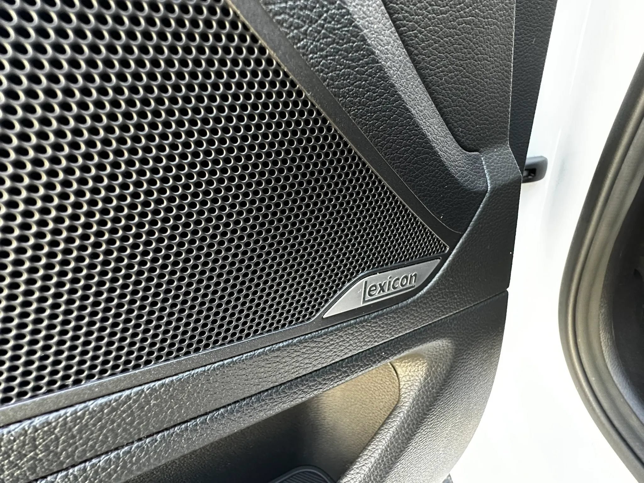 Used 2018 Genesis G80 3.3T Sport RWD image 34