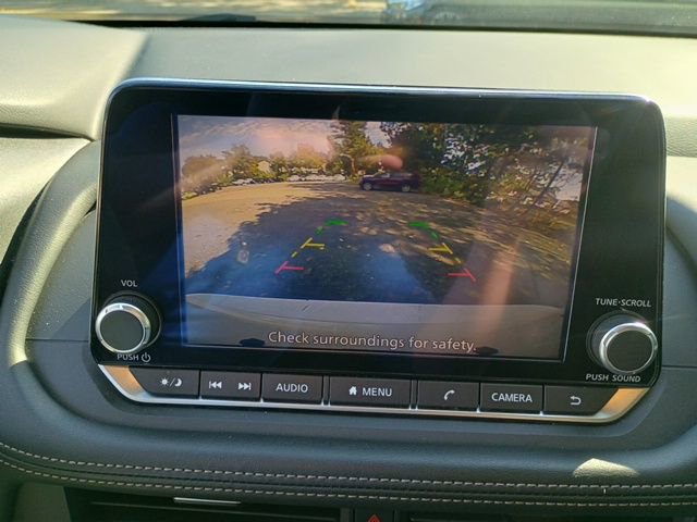 Used 2024 Nissan Rogue SV image 32