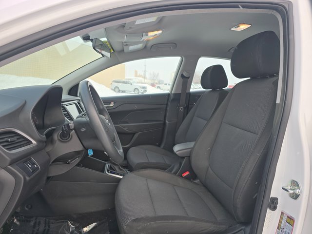 Used 2022 Hyundai Accent SEL image 12