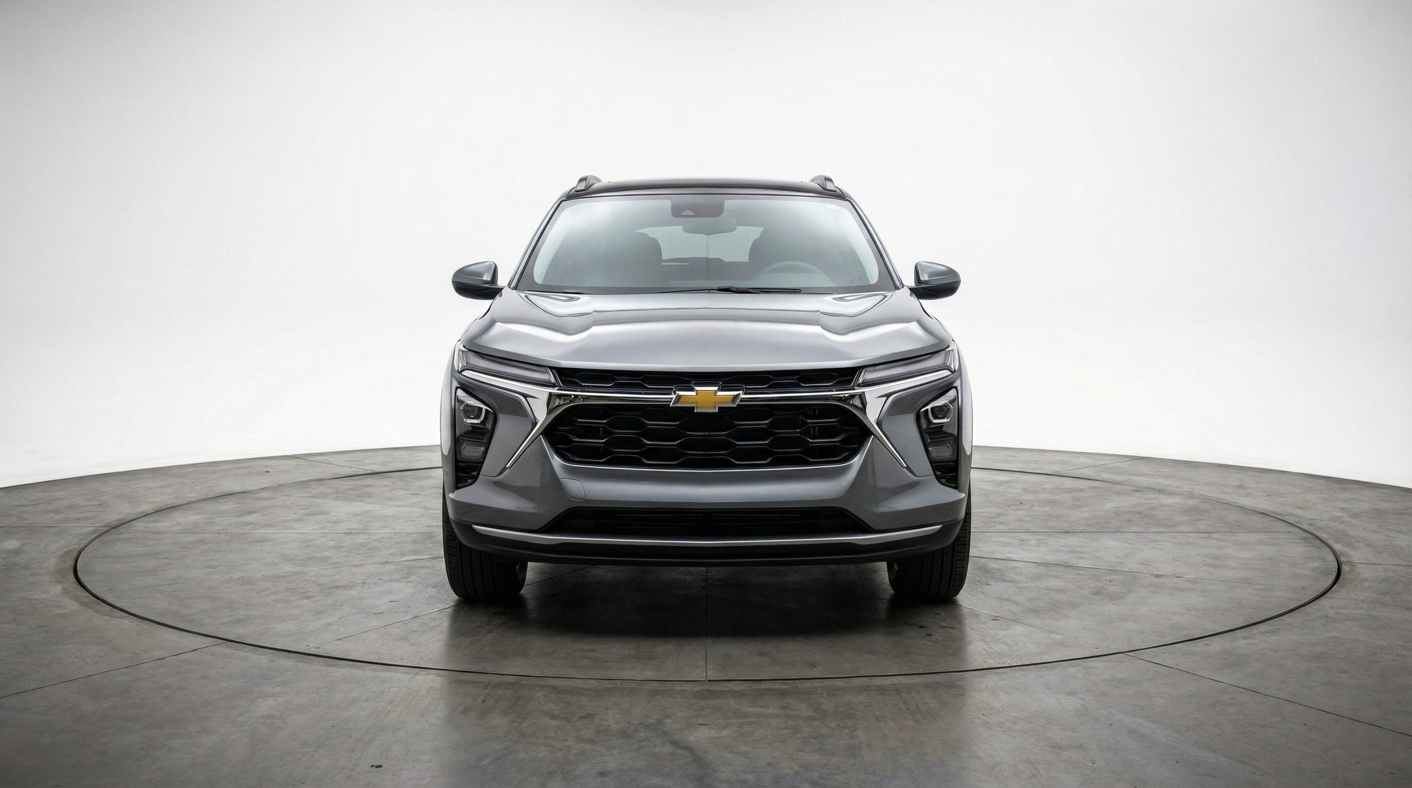 Used 2025 Chevrolet Trax LT FWD image 2