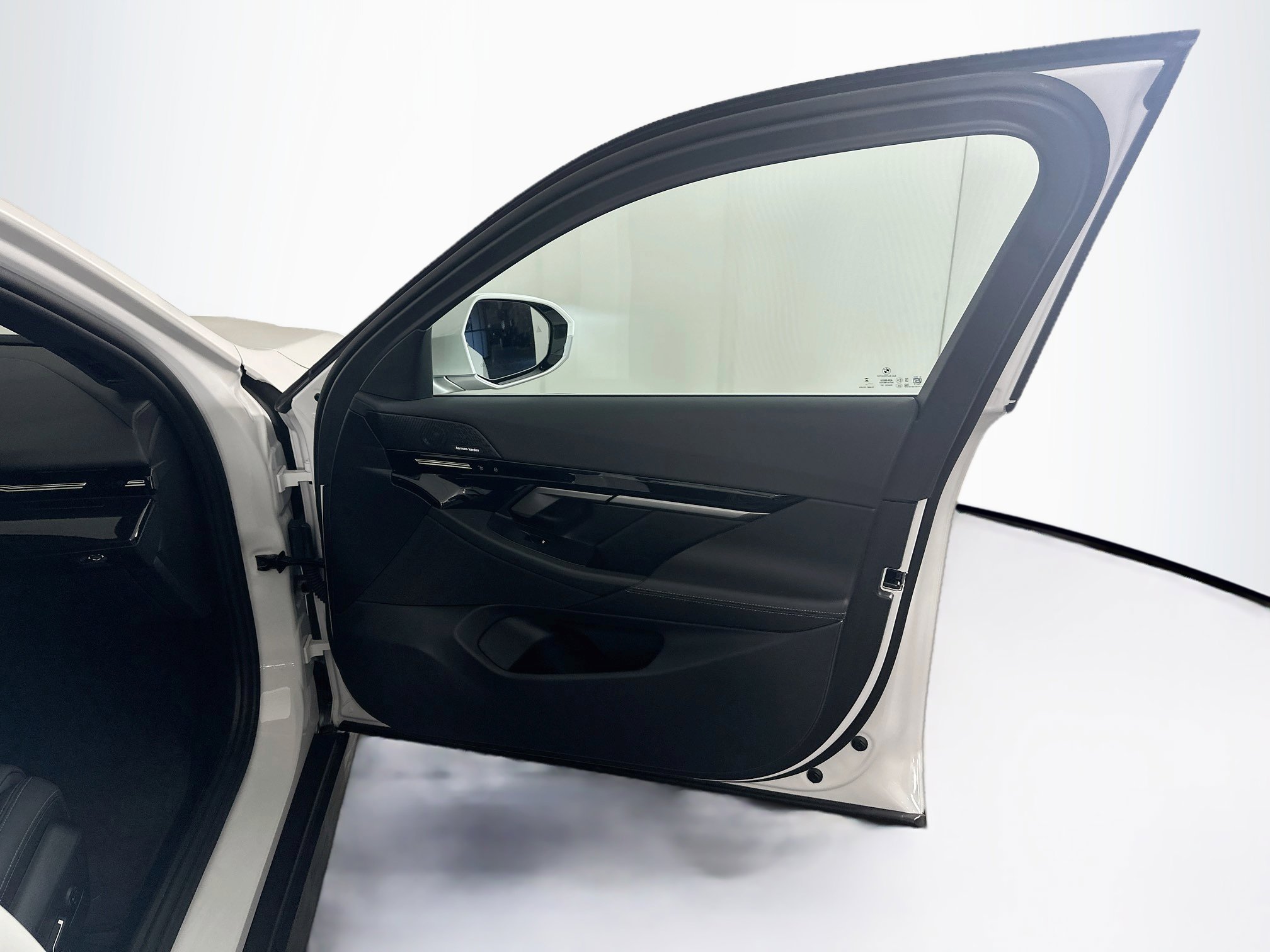 Used 2024 BMW 530i w/ Premium Package RWD image 33