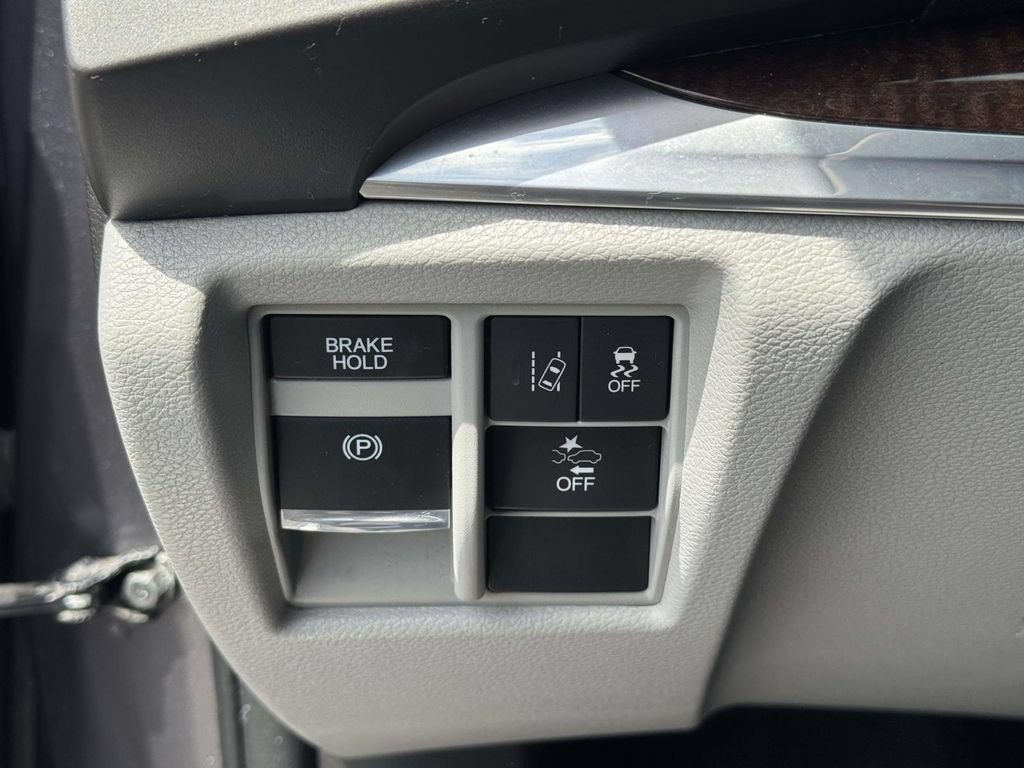Used 2017 Acura MDX SH-AWD image 22