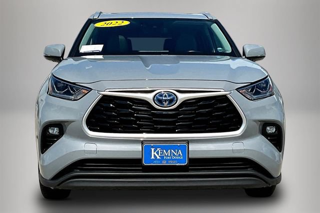 Used 2022 Toyota Highlander Bronze Edition AWD/4WD image 2