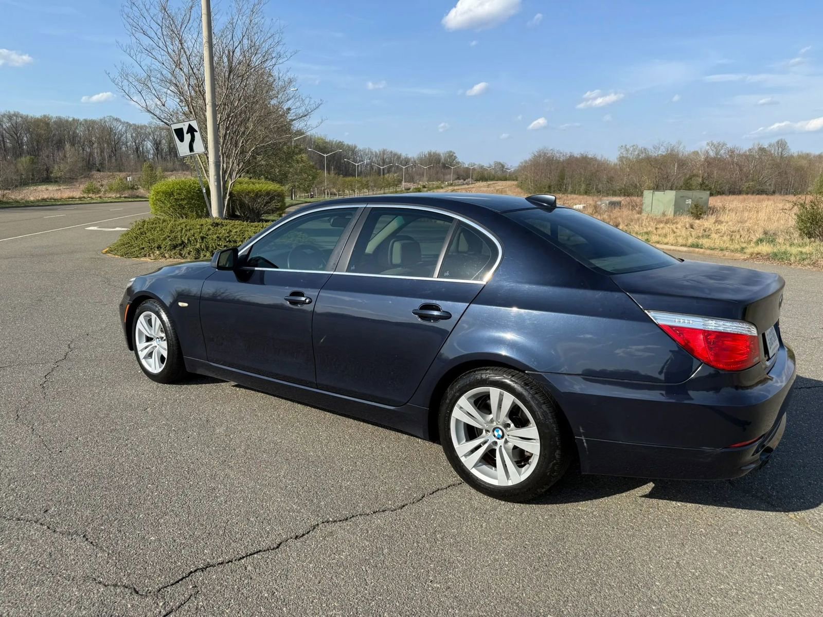 Used 2010 BMW 528i Sedan RWD image 10