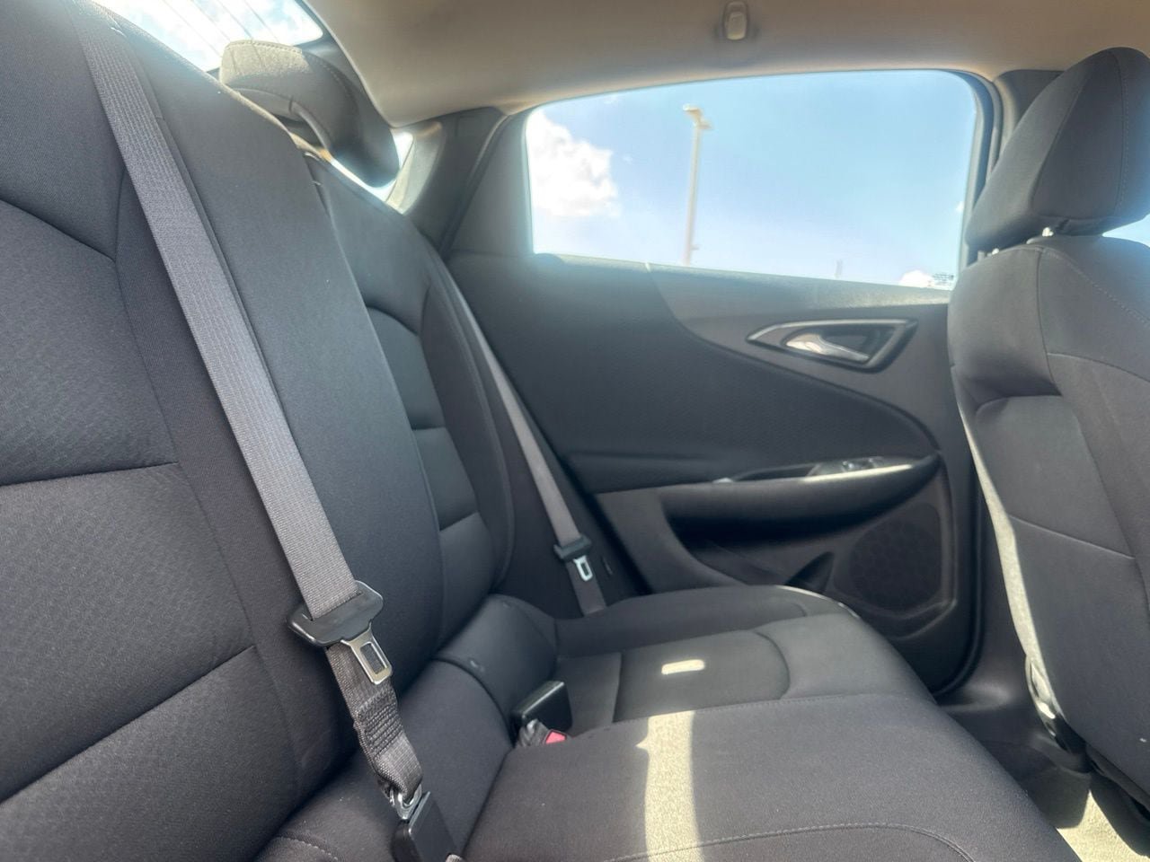 Used 2025 Chevrolet Malibu LS FWD image 35