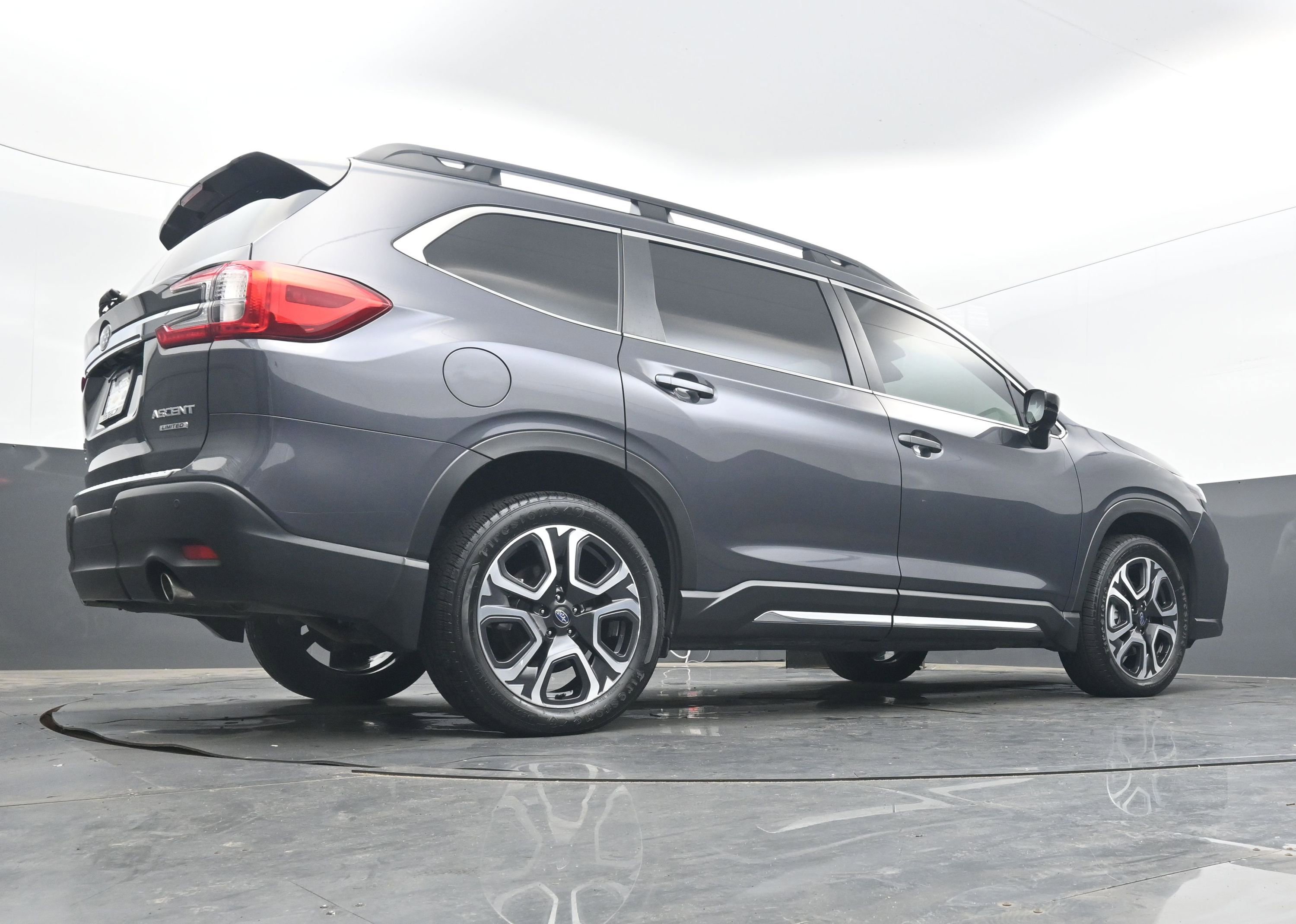 Used 2024 Subaru Ascent Limited image 29