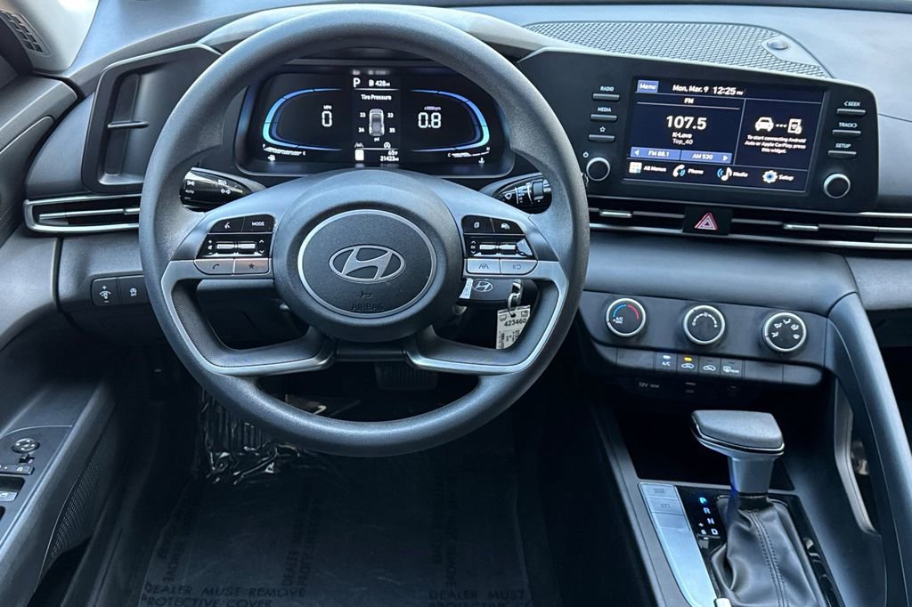 Used 2024 Hyundai Elantra SE image 16