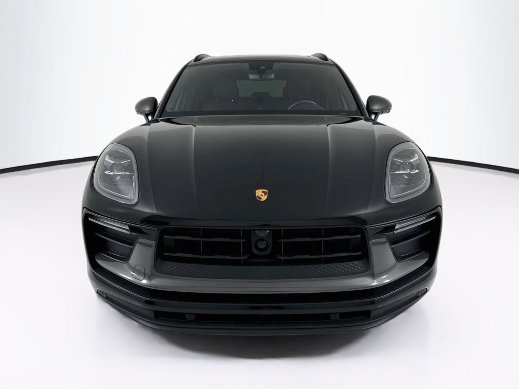 Certified 2023 Porsche Macan Turbo AWD/4WD image 6