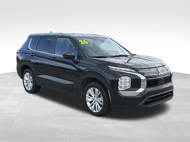 Used 2025 Mitsubishi Outlander ES FWD image 7