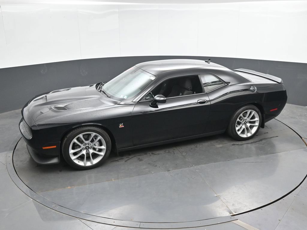 Used 2022 Dodge Challenger R/T Scat Pack RWD image 39
