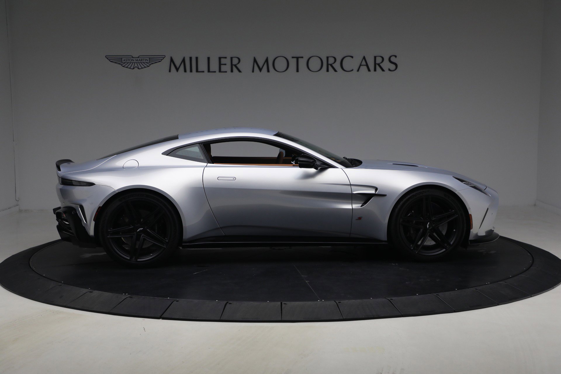 New 2026 Aston Martin V8 Vantage S image 9