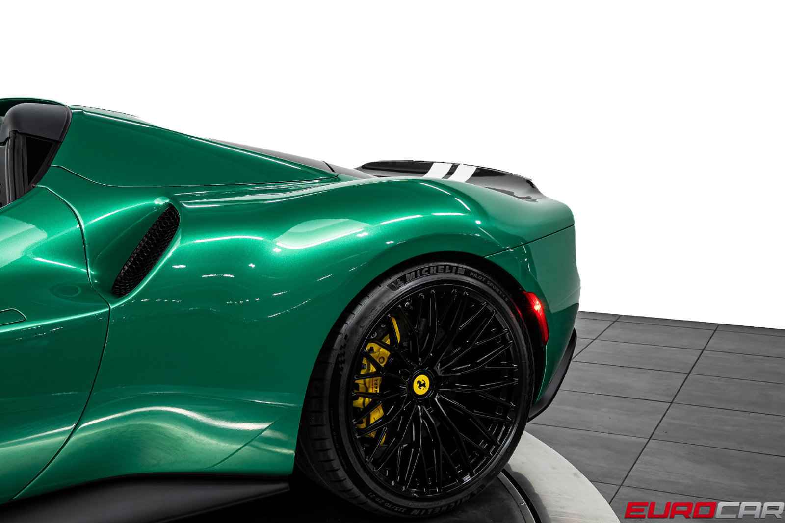 Used 2024 Ferrari 296 GTS RWD image 18