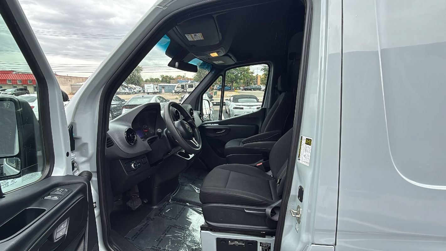 Used 2020 Mercedes-Benz Sprinter 2500 image 10